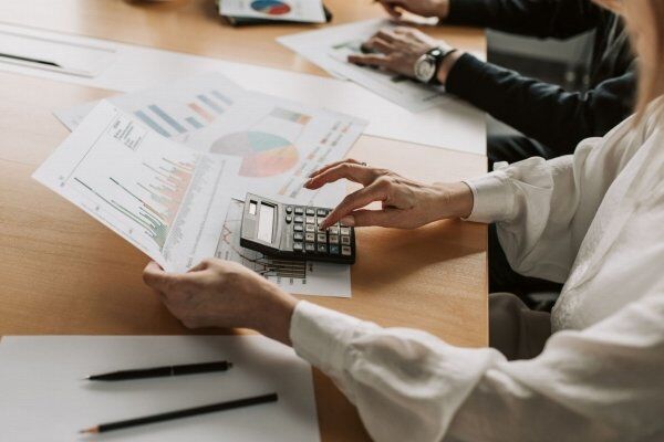 Juros altos e compra de imóvel: guia passo a passo para decidir