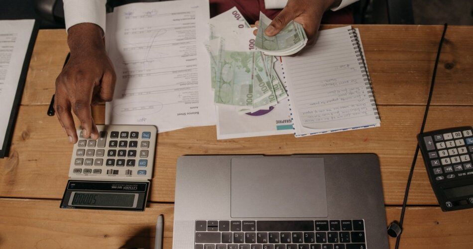 Por que o crédito fica mais caro e como isso afeta seu financiamento