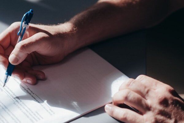 Como usar carta contemplada para negociar imóvel na planta e conseguir desconto